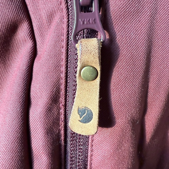 FJALLRAVEN Kiruna Light Parka Waterproof Hooded Long Gorpcore Maroon Winter M - Picture 6 of 10